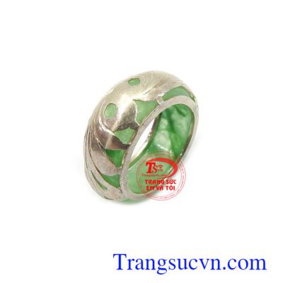 Nhẫn ngọc cẩm thạch hoa văn đẹp, chế tác tinh xảo, sắc nét