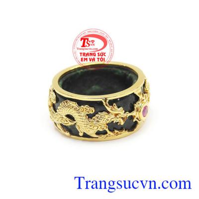Nhẫn ngọc song long thích hợp làm quà tặng người thân yêu