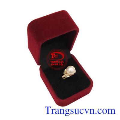Nhẫn ngọc trai vàng đẹp quý phái và nữ tính. Nhẫn Nữ Ngọc Trai - Ngọc trai tự nhiên kết hợp với vàng tây rất sang trọng và quý phái cho nữ