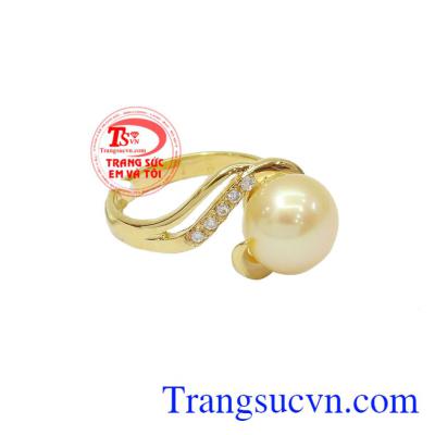 Nhẫn nữ vàng gắn đá quý  ngọc trai dành cho phái đẹp, đeo hợp thời trang và quý phái