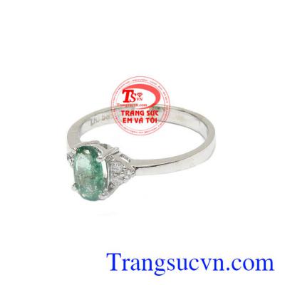 Nhẫn nữ Emerald thiên nhiên