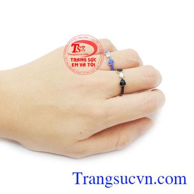 Sản phẩm mang lại vẻ trẻ trung, phù hợp với những bạn gái mộng mơ.