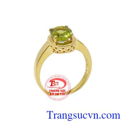 Nhẫn nữ peridot mệnh mộc