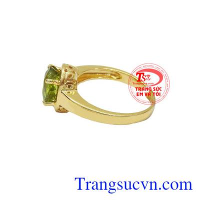 Nhẫn nữ peridot mệnh mộc