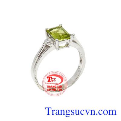 Nhẫn nữ peridot thời trang