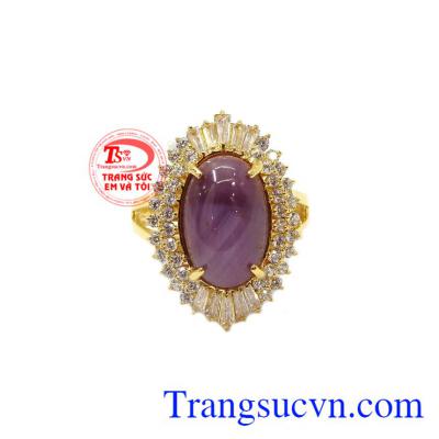 Với thiết kế bền đẹp, tinh tế và hợp thời trang dễ dàng kết hợp với nhiều loại trang phục,Nhẫn nữ Sapphire vàng 10k đẹp