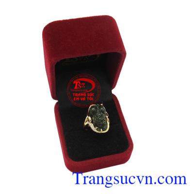 ỳ Hưu còn có tác dụng mang lại điều tốt lành: như màu đen đem lại tài lộc, màu đỏ bảo trợ sức khỏe hạnh phúc gia đình, màu xanh đem đến may mắn thuận lợi trong con đường công danh, sự nghiệp