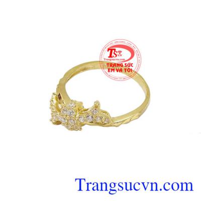 Khách hàng ưa chuộng sản phẩm nhẫn nữ vàng tây bền đẹp
