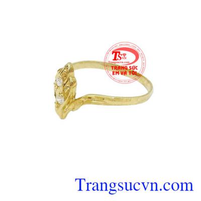 Nhẫn nữ vàng đeo tay