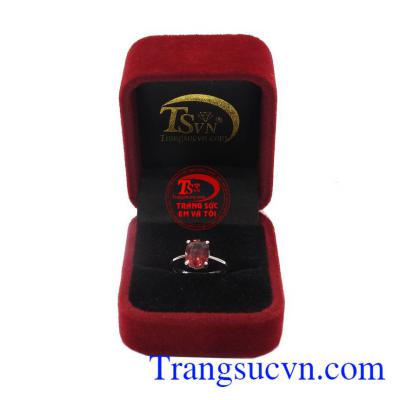 Nhẫn nữ vàng tây đá Granat  thiên nhiên