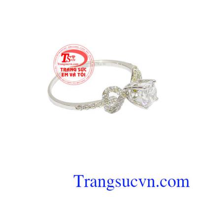 Nhẫn nữ vàng trắng 18k gắn kim cương nhân tạo, bảo hành 12 tháng, giao hàng nhanh trên toàn quốc