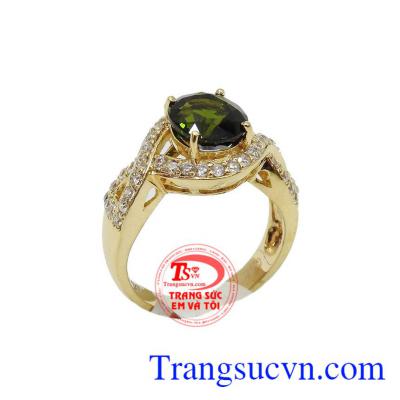 Nhẫn Tourmaline là món quà ý nghĩa dành tặng bà, tặng mẹ