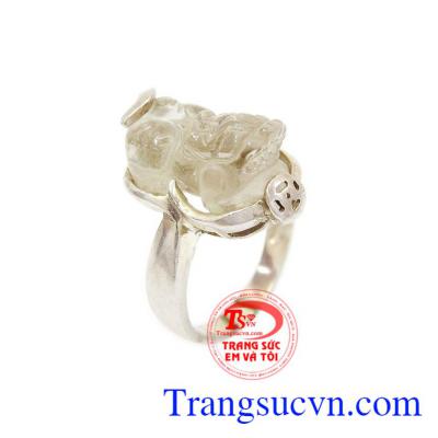 Nhẫn tỳ hưu bạc thạch anh trắng chất lượng nhẫn tỳ hưu bạc thạch anh trắng hộ mệnh thủy và mệnh mộc