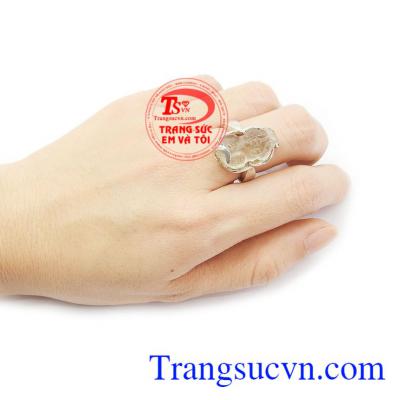 Ngoài ra thạch anh trắng còn có tác dụng rất tốt cho sức khỏe