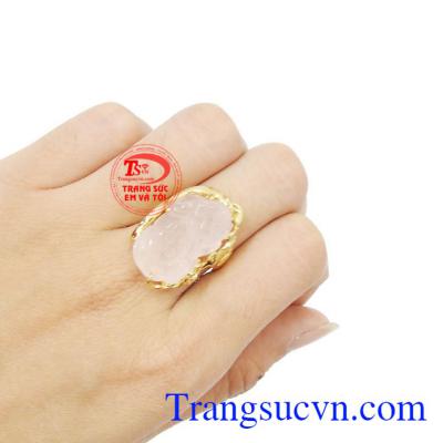 Nhẫn tỳ hưu thạch anh hồng