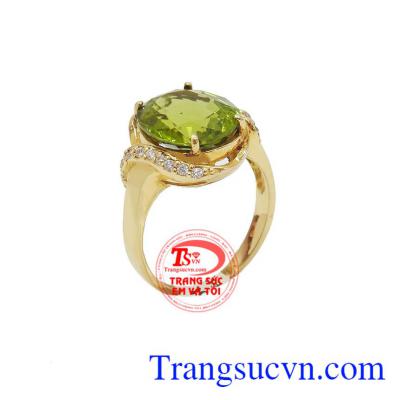 Nhẫn vàng đá Peridot hộ mệnh