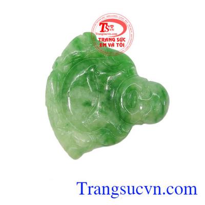 Ngọc cẩm thạch còn tượng trưng cho sự chung thủy, bình an và may mắn