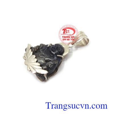 Phật di lặc sapphire có tác dụng chiêu tài lộc, may mắn và bình an cho người đeo