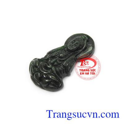 Phật quan âm phỉ thúy bình an có giá trị cao, sản phẩm tôn lên vẻ đẹp sang trọng, mang sự đẳng câp khi diện món trang sức