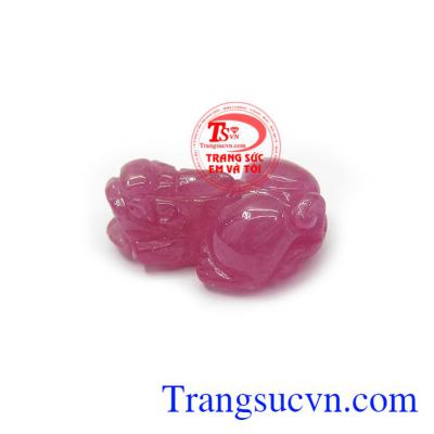 Ruby mang một nguồn năng lượng mạnh mẽ, đem lại may mắn cho người sử dụng