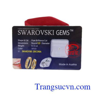 Viên kim cương nhân tạo 2.0 ly được nhập khẩu từ Úc, màu sắc đẹp.