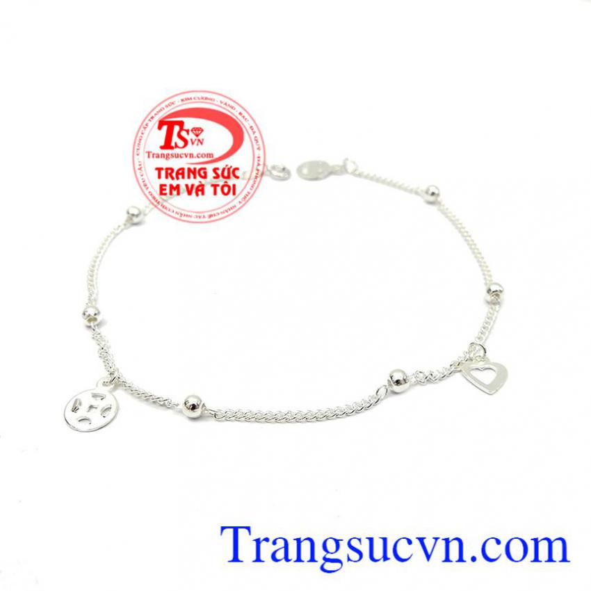 Lắc chân bạc hạnh phúc