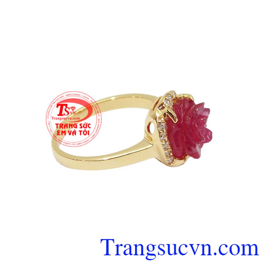 Nhẫn nữ Ruby Hoa Hồng được chế tác từ vàng 18k, chất lượng uy tín, giao hàng nhanh trên toàn quốc