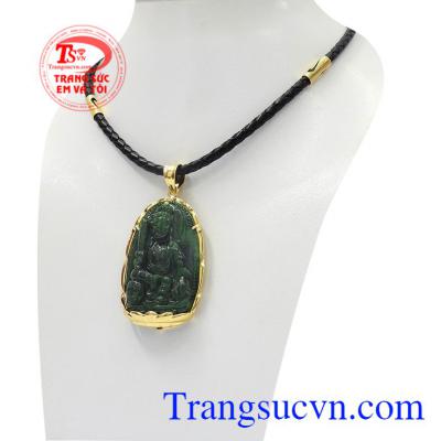 Với mong muốn luôn cầu chúc mọi điều tốt đẹp dành cho người đeo. Bộ mặt dây phật tuổi Mão bọc vàng