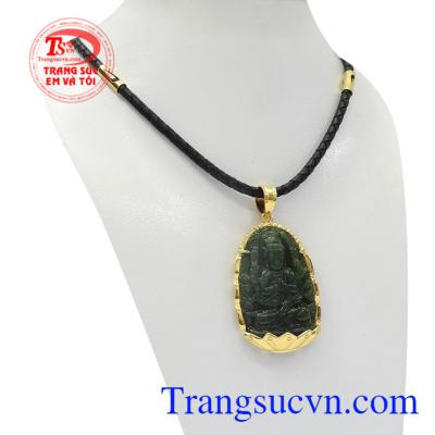 Bộ mặt dây phật tuổi Tý bọc vàng đeo hợp thời trang.