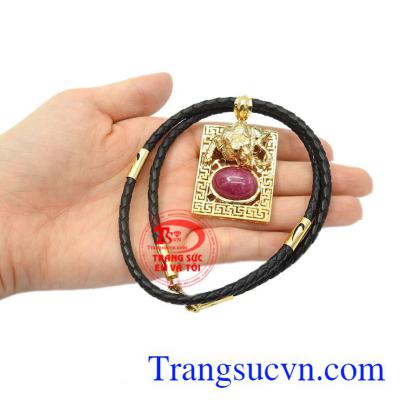 Bộ mặt dây vàng Ruby.