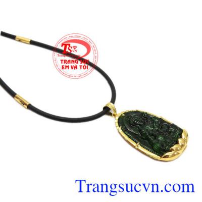 Mặt phật bọc vàng 14k giúp sản phẩm được bền đẹp hơn. Bộ trang sức phật jadeite tuổi thìn-tuổi tỵ