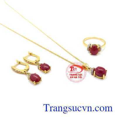 Trang sức Em và Tôi nhận đặt hàng theo yêu cầu, sở thích của mỗi người. Bộ trang sức Ruby dịu dàng