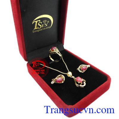 Bộ trang sức vàng Ruby quý phái có giấy kiểm định.