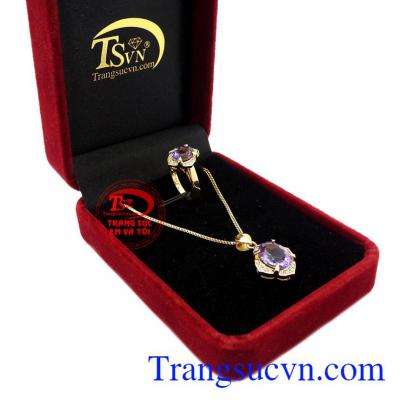 Bộ trang sức vàng thạch anh tím.