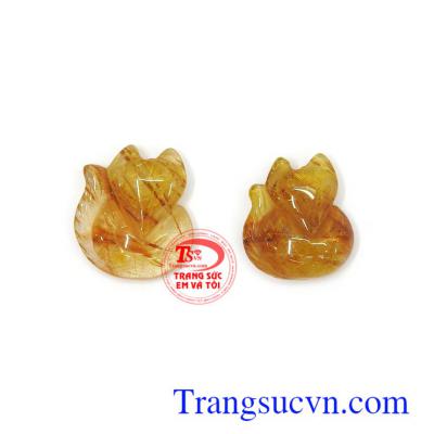 Cặp hồ ly thạch anh tóc hạnh phúc là linh vật biểu tượng cho sắc đẹp, sự khôn ngoan, quyền lực và hạnh phúc