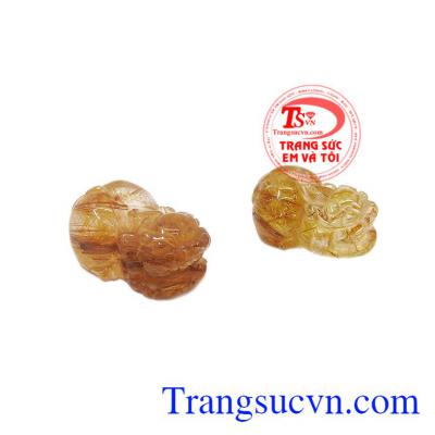 Chính vì vậy mà các sản phẩm tỳ hưu luôn được khách hàng yêu thích và lựa chọn. Cặp tỳ hưu thạch anh tóc đại cát