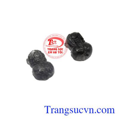 Tỳ hưu là linh vật phong thủy được ưa chuộng bậc nhất trong phong thủy bởi tác dụng trừ tà, chiêu tài lộc, may mắn, mang lại bình an và hạnh phúc cho người đeo,Cặp tỳ hưu thạch anh tóc đen an nhiên