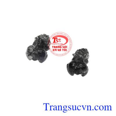 Người thường xuyên mang bên mình đá thạch anh tóc đen sẽ giúp mang đến cho người đeo vận may, tài lộc và sự bình an,Cặp tỳ hưu thạch anh tóc đen đại cát