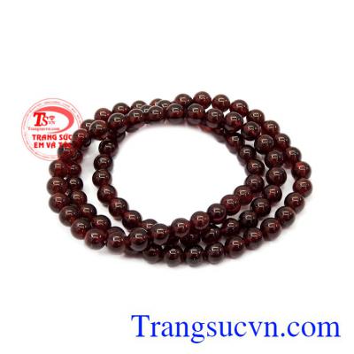 Chuỗi Garnet may mắn không chỉ làm đồ trang sức đeo mà cong giúp đem lại may mắn về sức khỏe và phong thủy cho gia chủ.