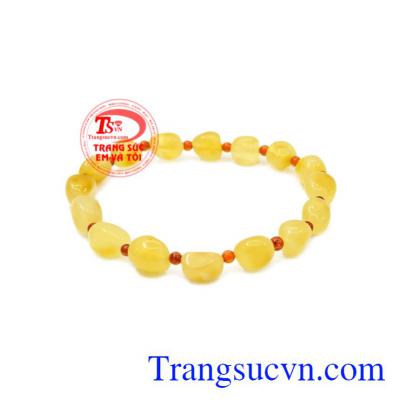 Chuỗi tay hổ phách bé xinh được chế tác từ đá hổ phách thiên nhiên. 