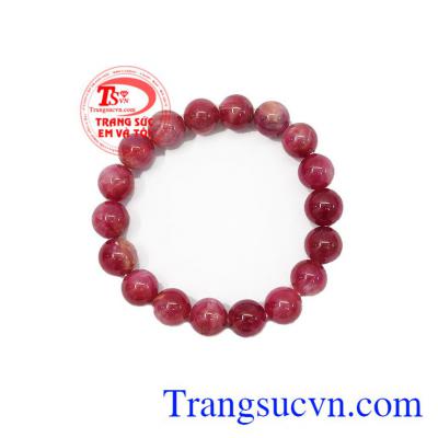 Ruby không chỉ có giá trị về mặt thẩm mỹ mà chúng còn giúp người đeo gặp nhiều may mắn trong cuộc sống và tình yêu,Chuỗi tay Ruby 9 ly