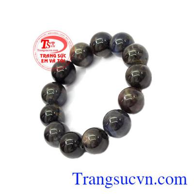 Một số loại đá Sapphire còn có khả năng đem lại trí tuệ và tri thức, chúng giúp các nhà khoa học nhận được những tri thức từ các nền văn minh cổ đại khi đang mơ hoặc đang thiền,Chuỗi tay Sapphire 16 ly