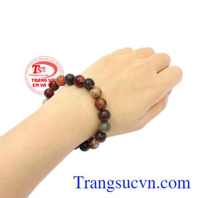 Chuỗi tay thạch anh tóc 10 ly như ý tôn lên vẻ sang trọng, tinh tế cho người đeo.