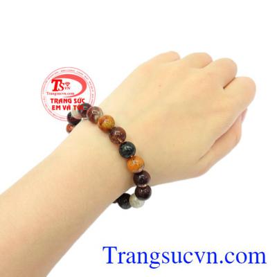 Chuỗi tay thạch anh tóc xinh xắn đem lại may mắn cho người đeo.