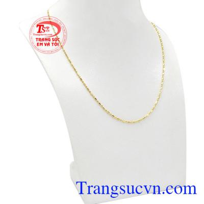 Dây chuyền nữ lấp lánh mang đến một thiết kế vừa lạ mà lại vừa quen.