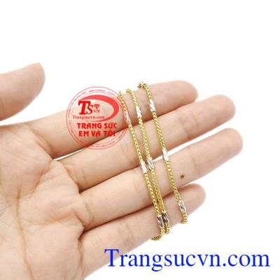 Dây chuyền nữ tô điểm cho người phụ càng thêm duyên dáng. Dây chuyền nữ quyền lực.