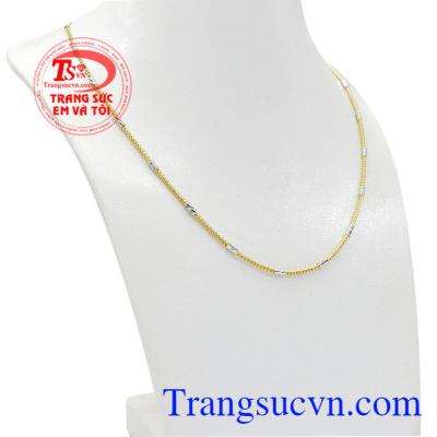 Dây chuyền nữ quyền lực được chế tác từ vàng 10k, nhập khẩu Italy bền đẹp.
