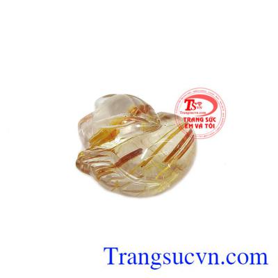 Hồ ly thạch anh tóc đẹp được chạm khắc từ thạch anh tóc thiên nhiên hợp phong thủy.