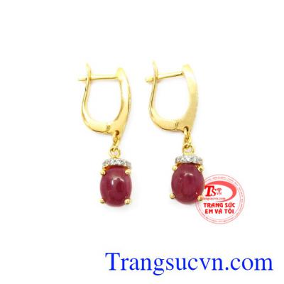 Đá ruby người ta tin rằng sở hữu được viên ngọc là có được sức khỏe và lòng tự tin, sự quyết đoán để đi tới vinh quang. Hoa tai Ruby vàng 14k 