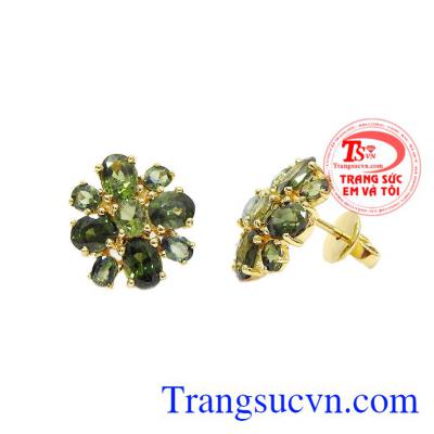 Quà tặng ý nghĩa cho người thân của bạn. Hoa tai sapphir quý phái